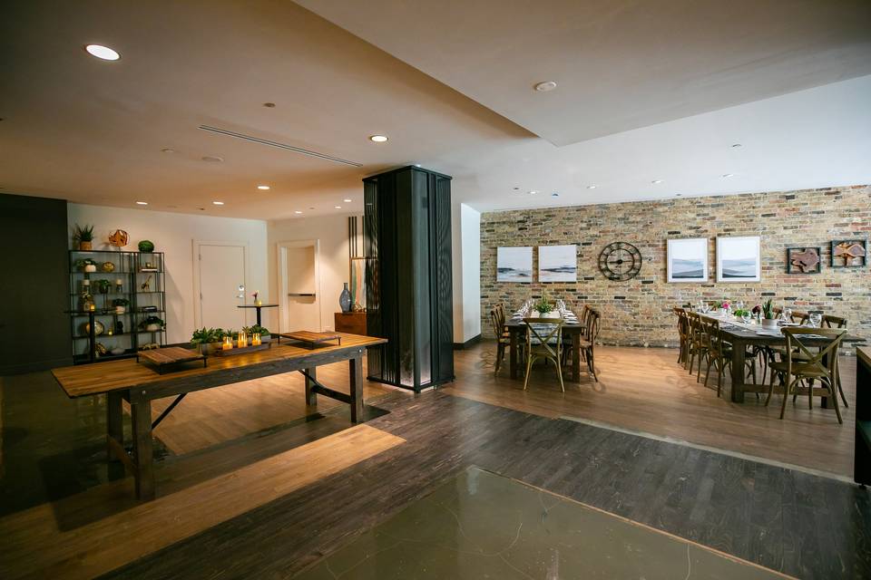Entrance & Buffet Area