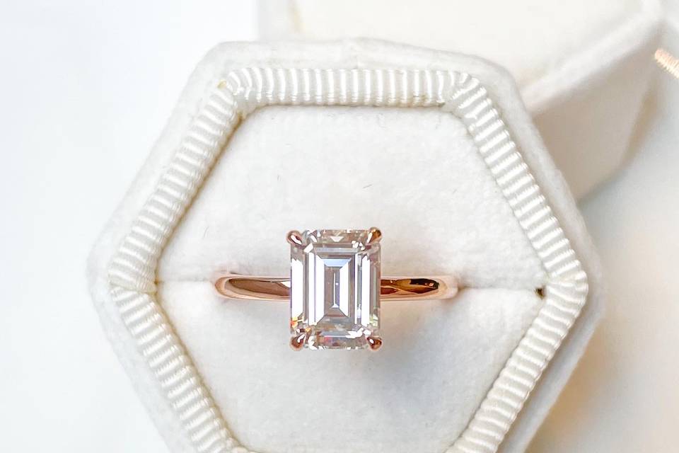 Maddie ring with moissanite