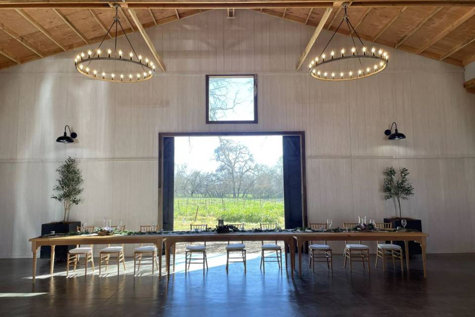 Elegant Barn setting