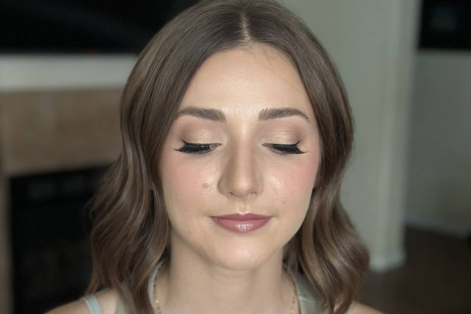 Soft bridesmaid makeup