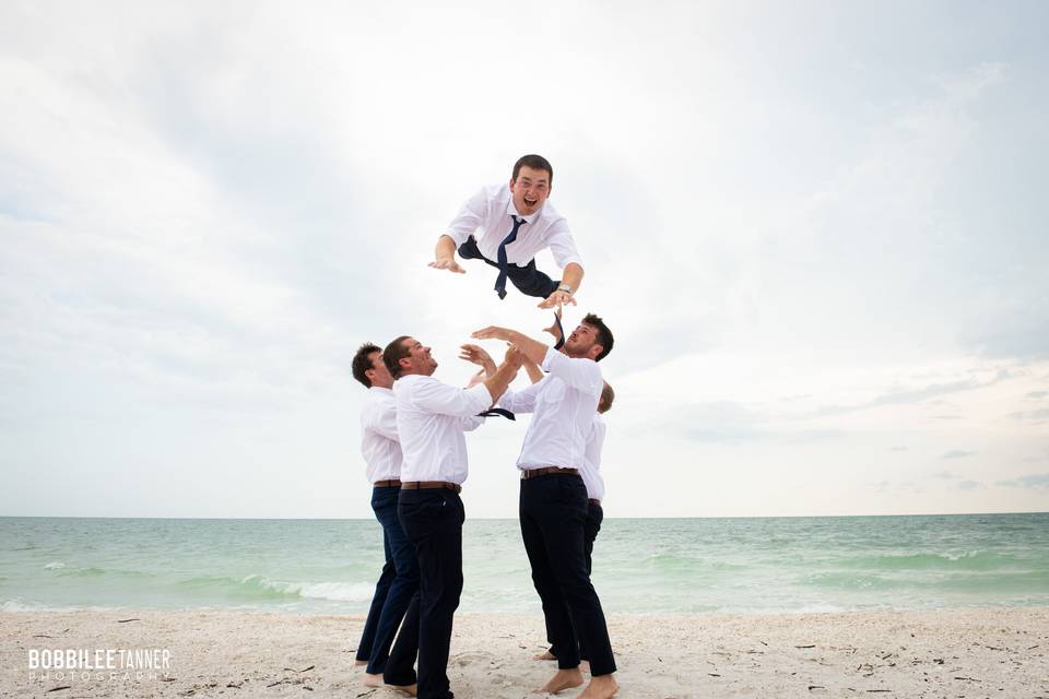 Groom flys!