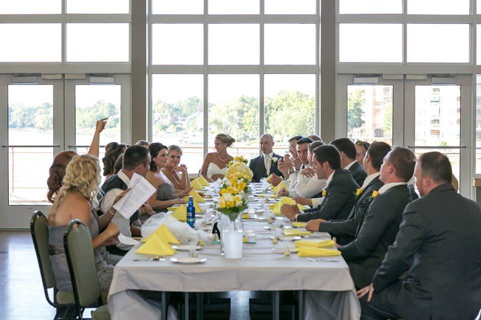 Couple with bridesmaids and groomsmen