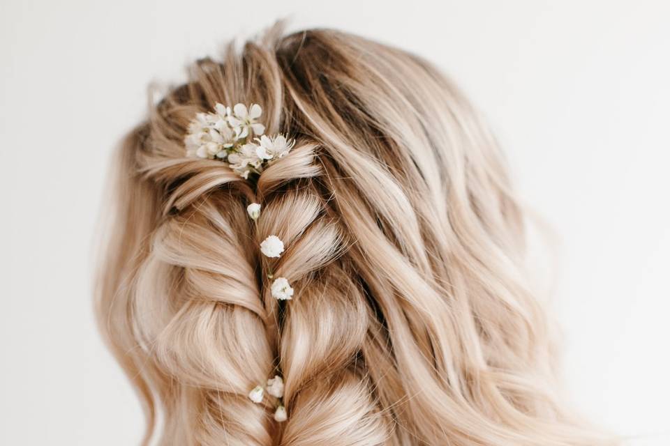 Baby's breath hairstyle