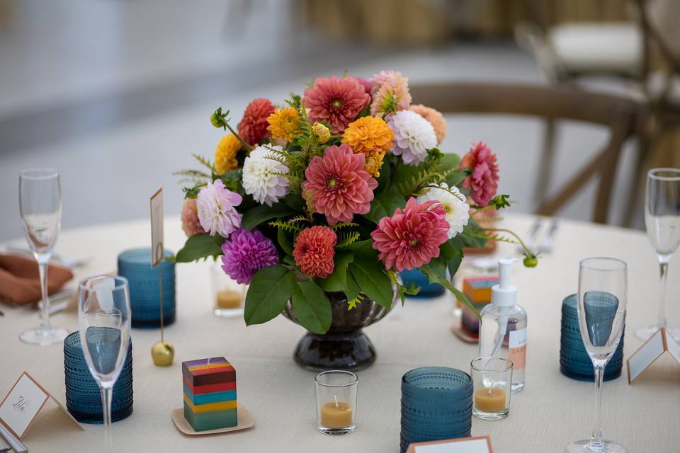 Floral arrangement & tablescap