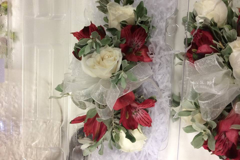 Lena's Flowers and Catering