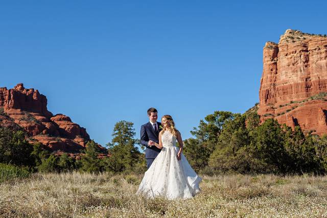 Couple posing in Sedona
