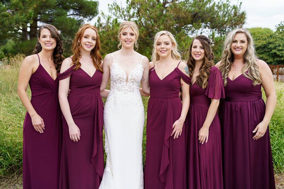 Bride with Bridesmads