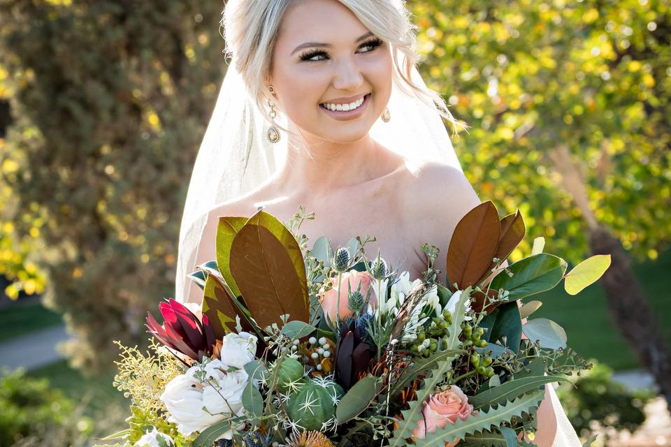 Bride with stunning bouquet