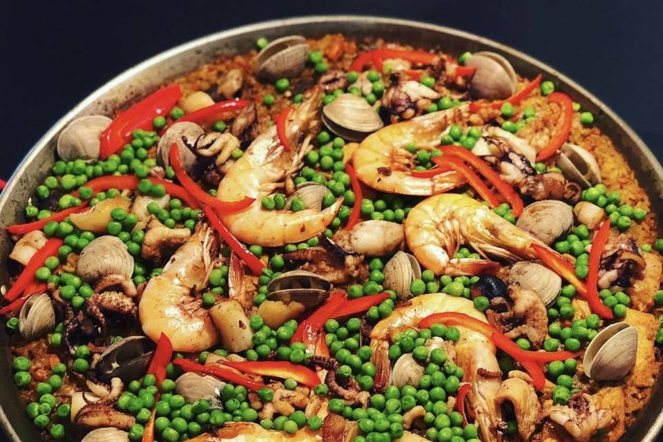 Seafood paella