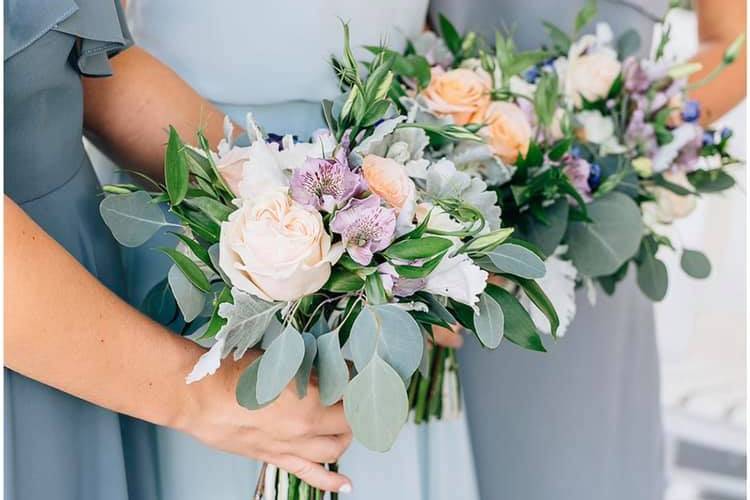 Bridesmaids bouquets