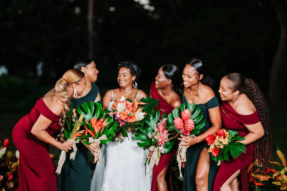 Bride & her Bridesmaids