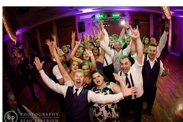 Party time! Photo Cred: Beau Peterson Photography at Kilkarney Hills Golf Club
