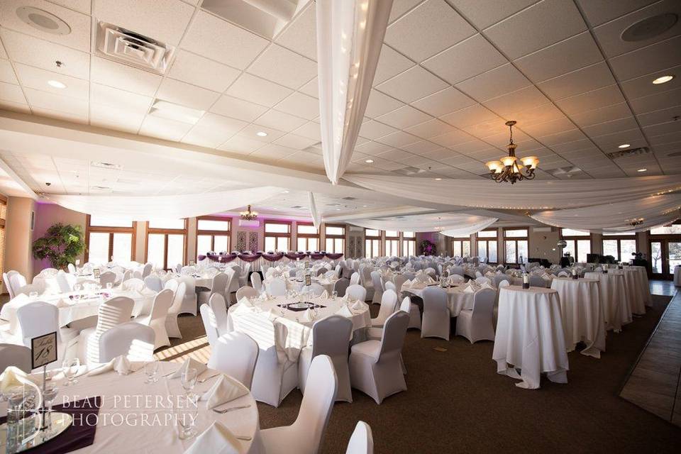 Before the wedding | Photo Cred: Beau Peterson Photography at Kilkarney Hills Golf Club