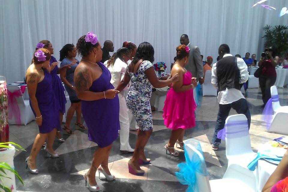 DJ QUE ENTERTAINMENT
