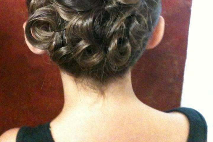 Glamour & Grooming by Charisma