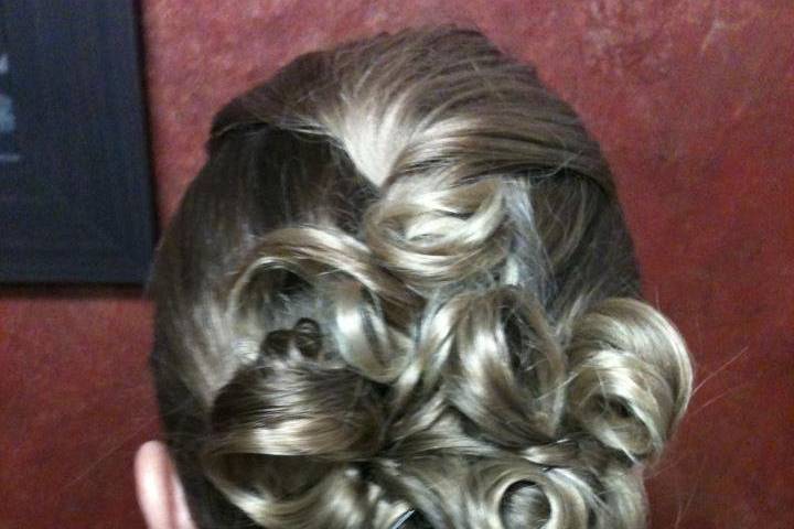 Glamour & Grooming by Charisma