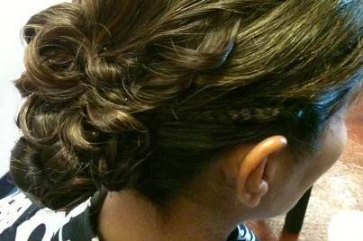 Glamour & Grooming by Charisma