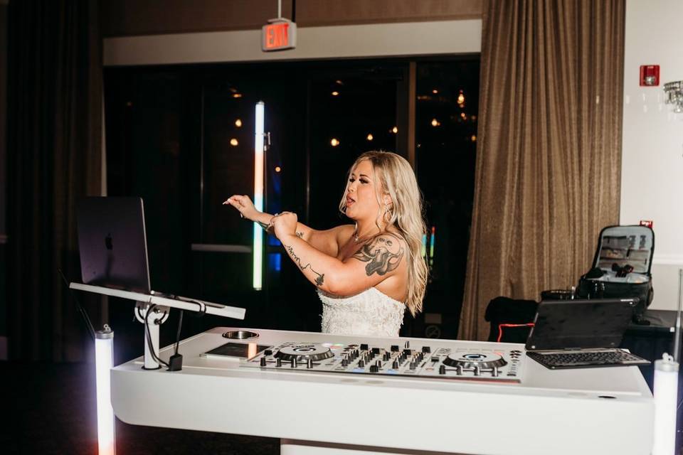 Special Guest DJ - #bridedj