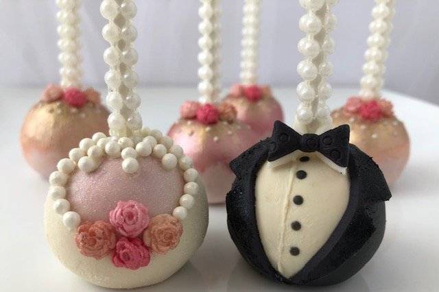 Bride & Groom Cakepops