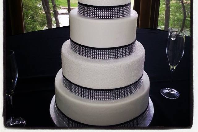 Single tier cake