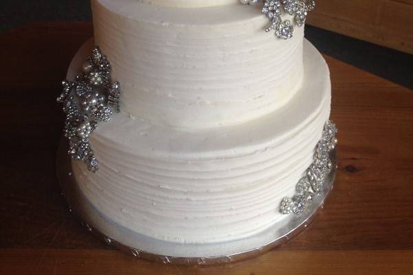 3-tier cake with silver decor