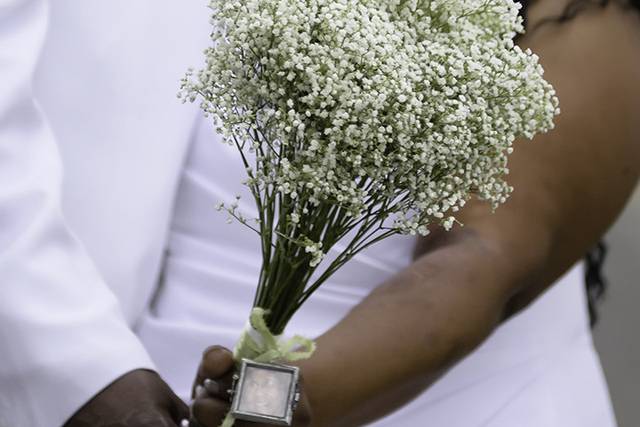 You may kiss the bride!