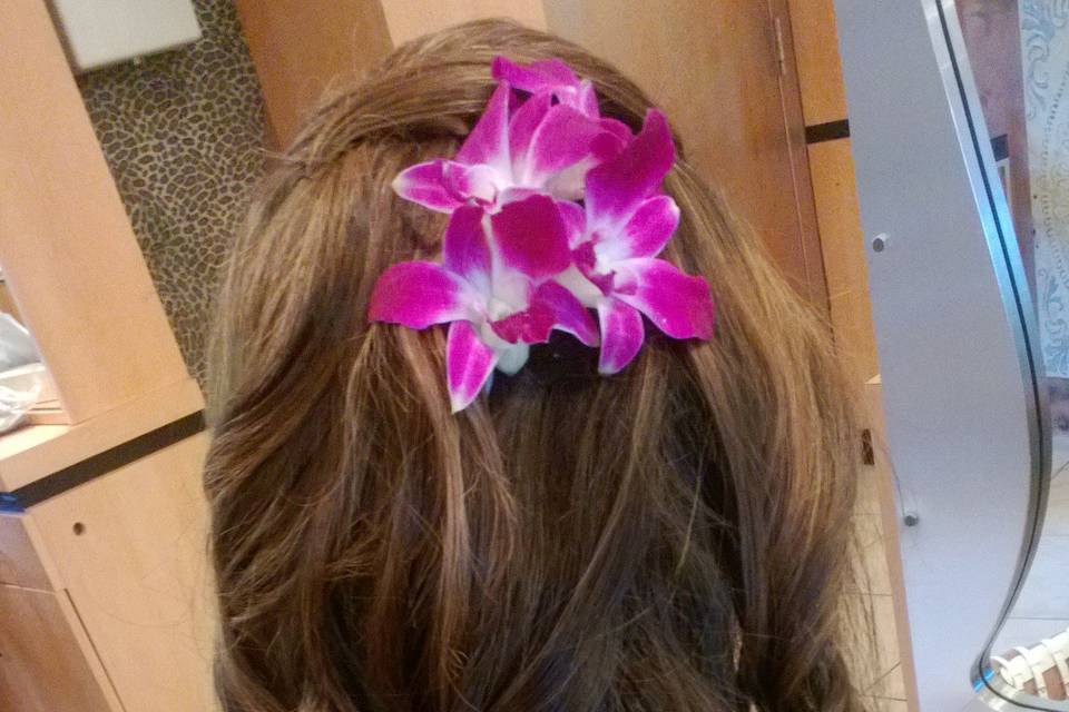 Long hair down with natural flowers