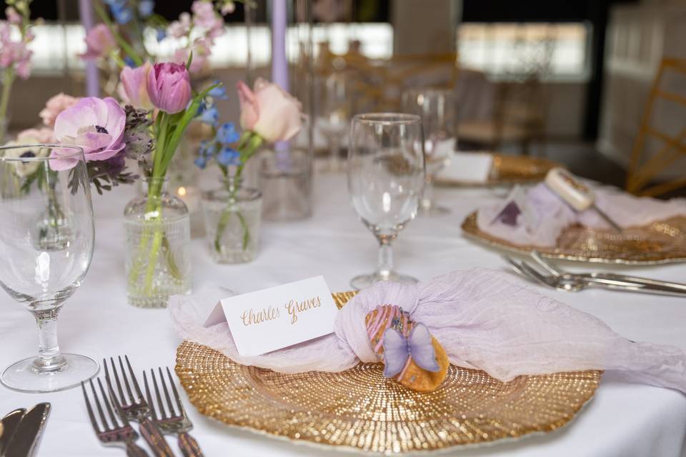 White and Gold Place Card