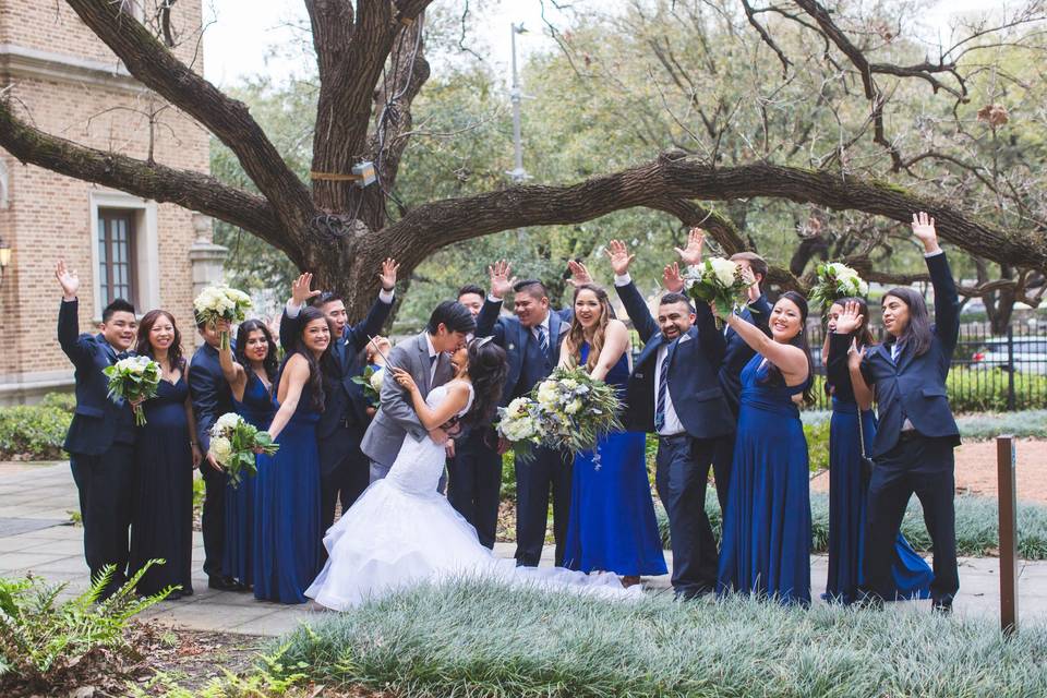 Group photo with the newlyweds