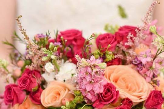 Bridal bouquet in pink and orange