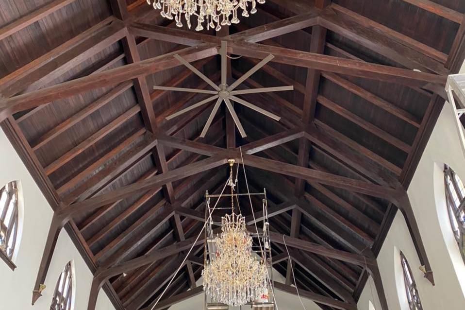 Chandeliers/Vintage Rafters