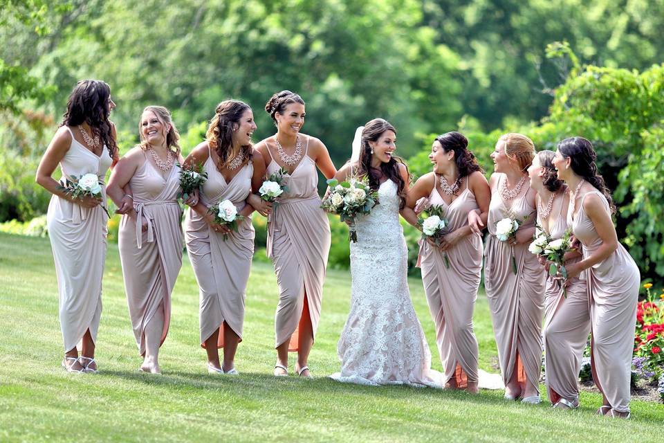 Bride & Bridesmaids