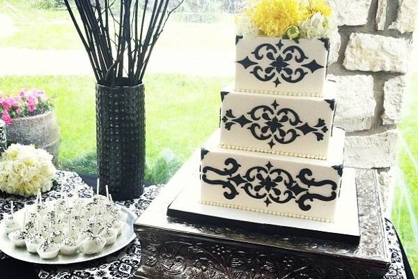 Damask Wedding cake