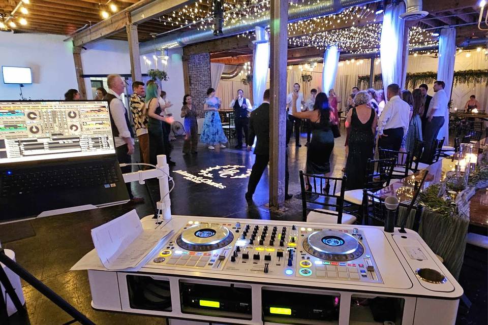 Lights Out Entertainment DJ Service