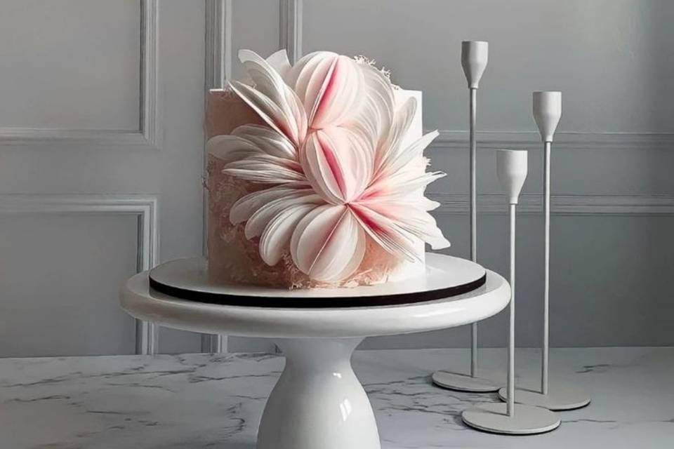 Fluttering cake