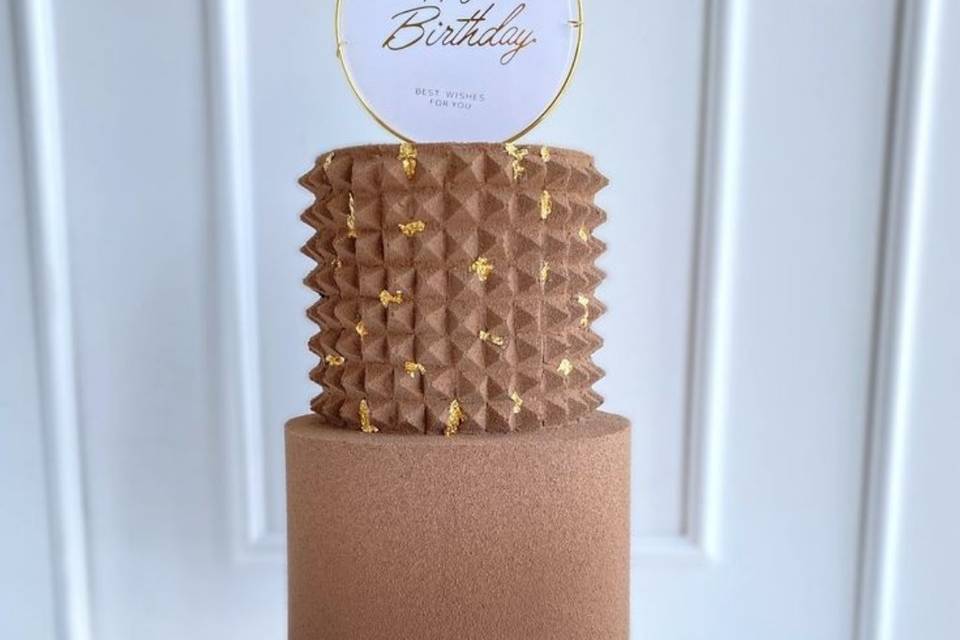 Velvet cake with spikes
