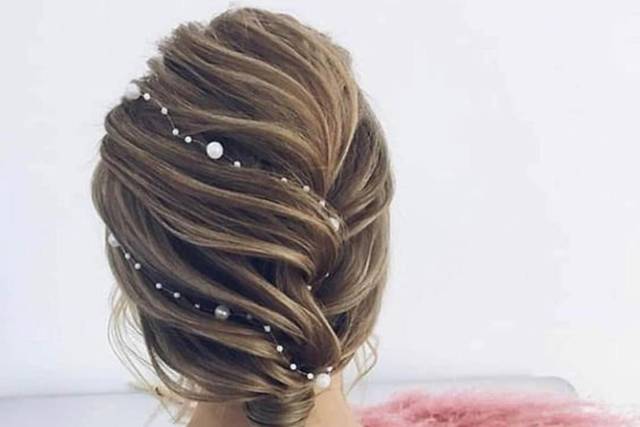 Simple twist with pearls