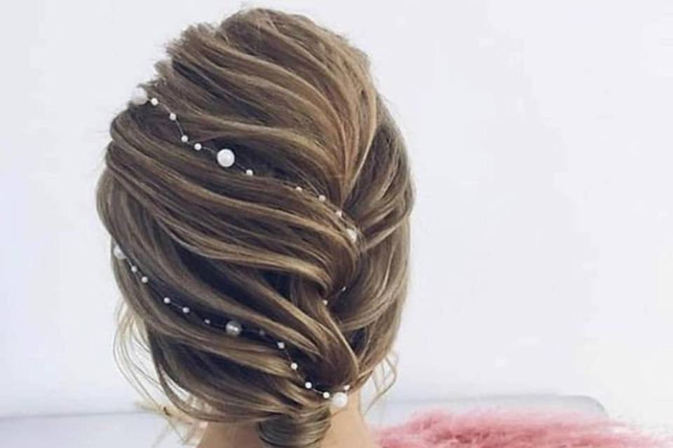 Simple twist with pearls