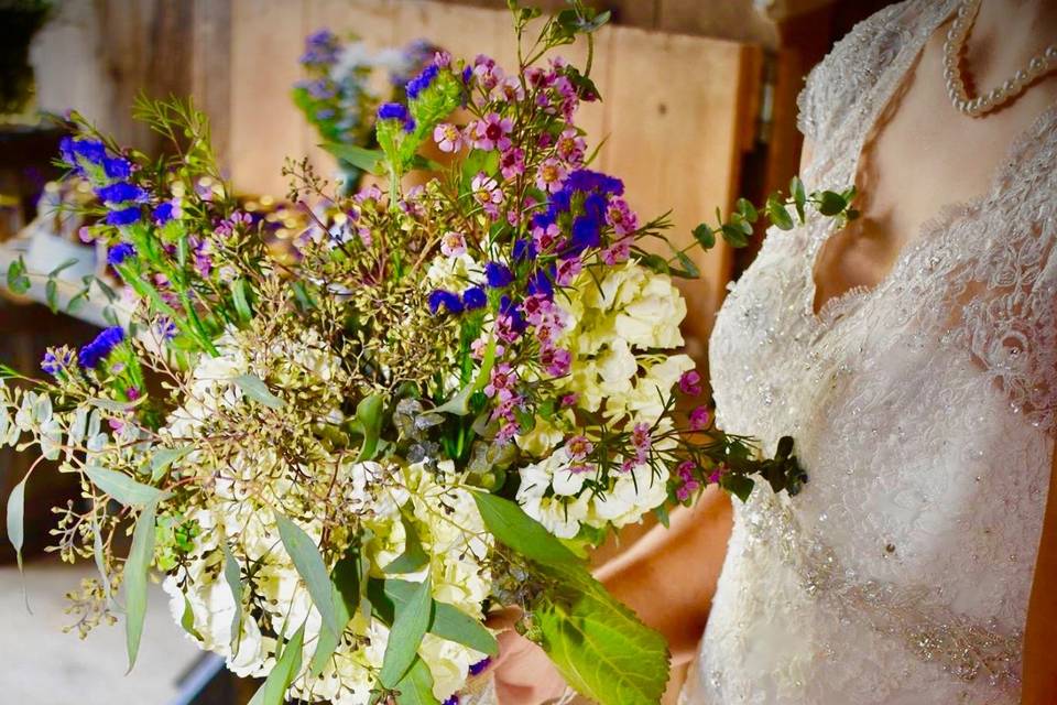 Rustic live floral bouquet