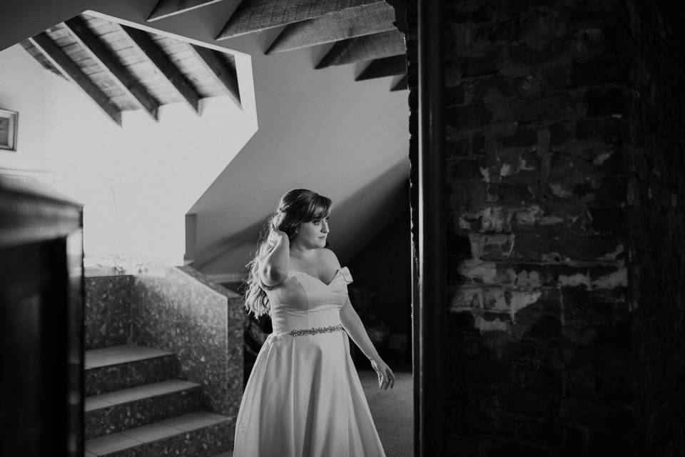 The bride in black & white