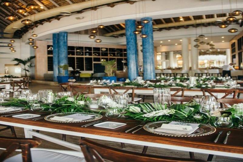 Tropical chic reception