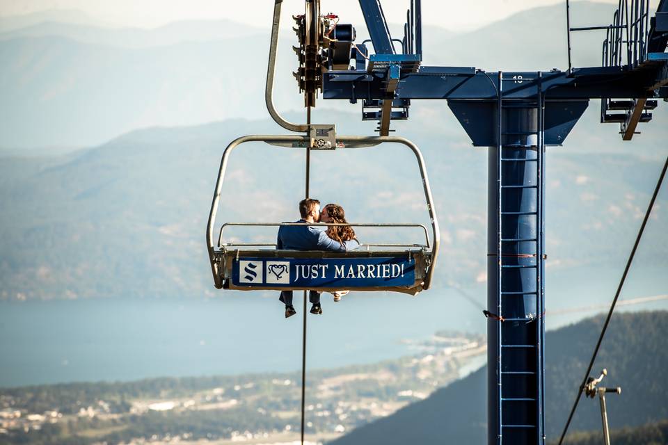 Chair lift Kiss