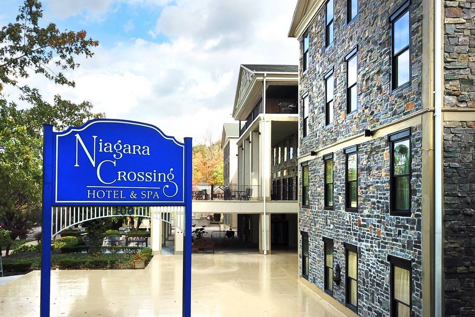 Niagara Crossing Hotel and Spa