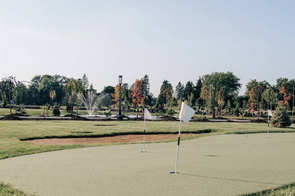 4 hole putting green