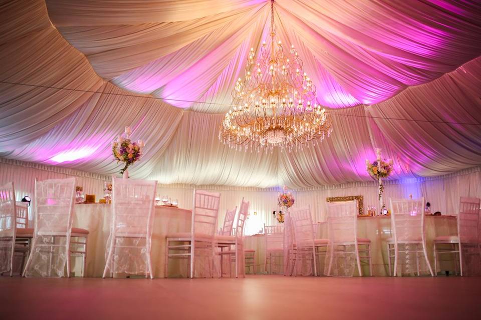 Exquisite wedding tent