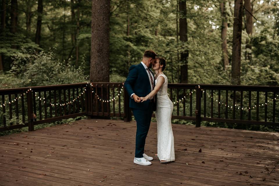 Love in the woods - Aisley Herndon Photography
