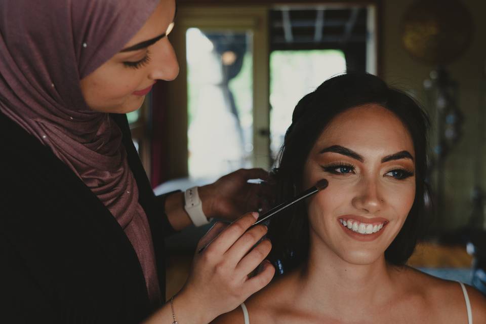 Bridal hairstyle and makeup
