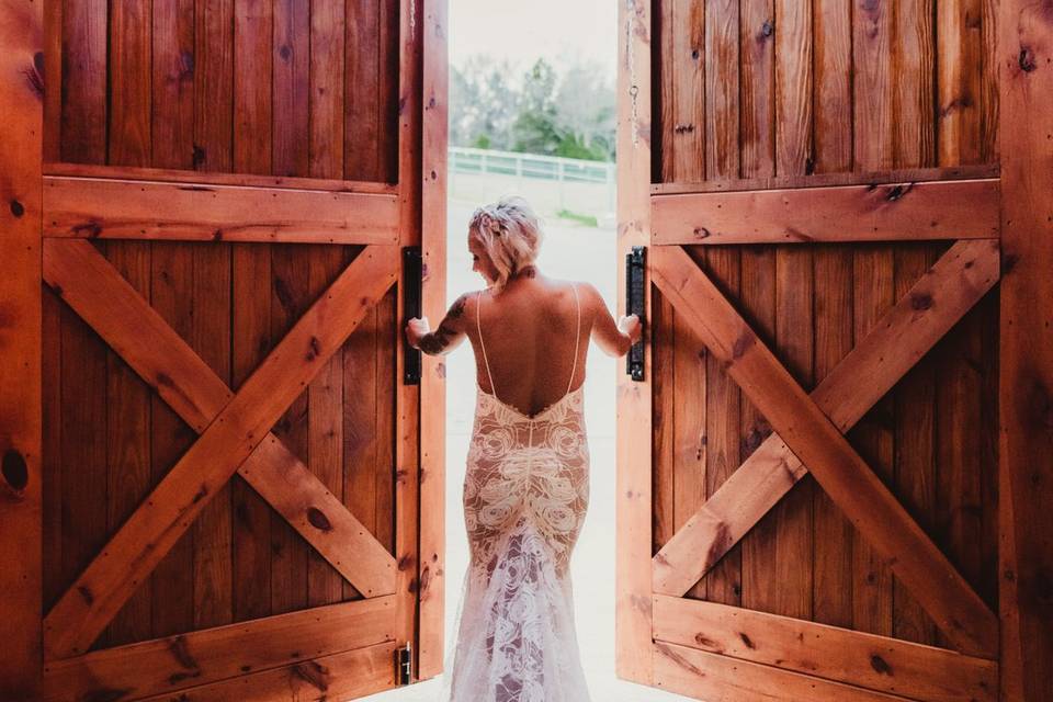 Barn doors = perfect photo!