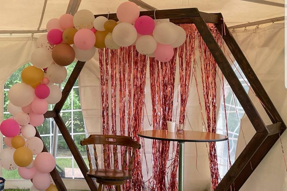 Hexagon Arch with balloons