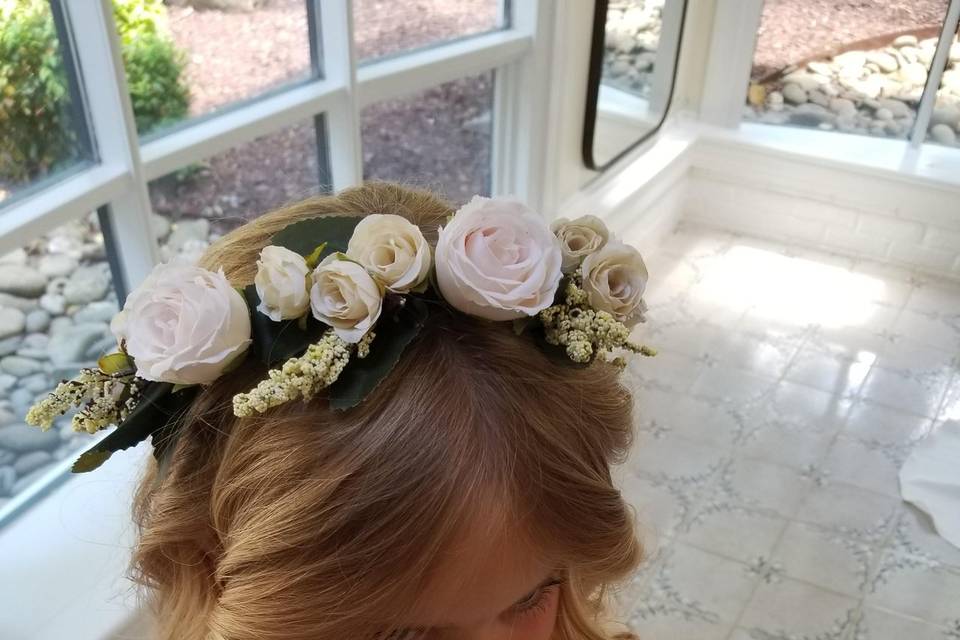 Cute flower girl loose curls